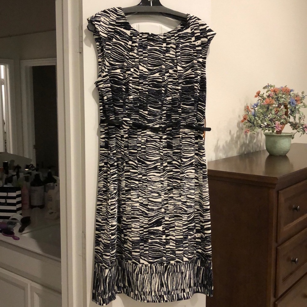 Cap sleeve Dress w/ Blk and Whi. Designer Pattern